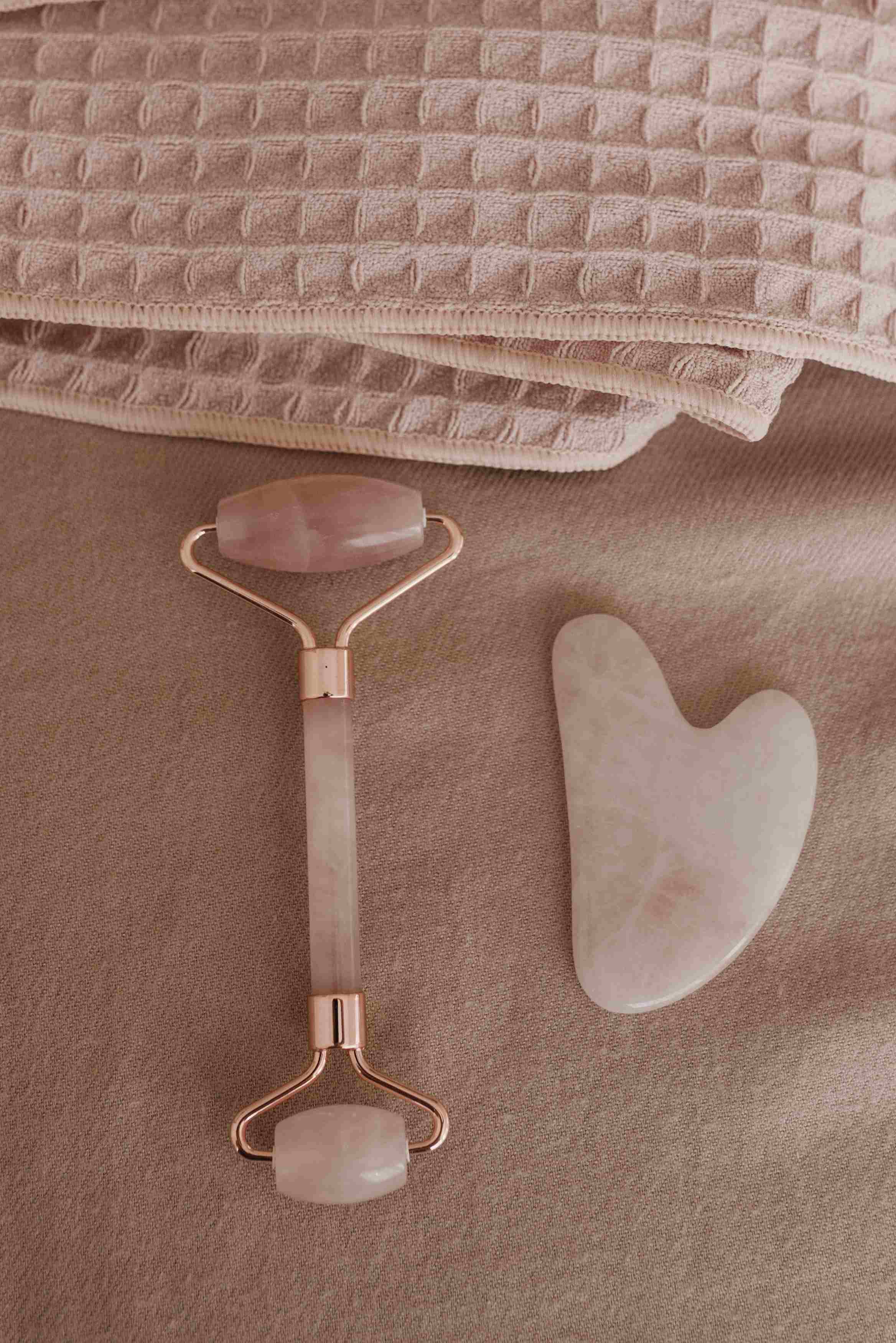 Massage au Pierre de Gua Sha à Luynes près de Gardanne